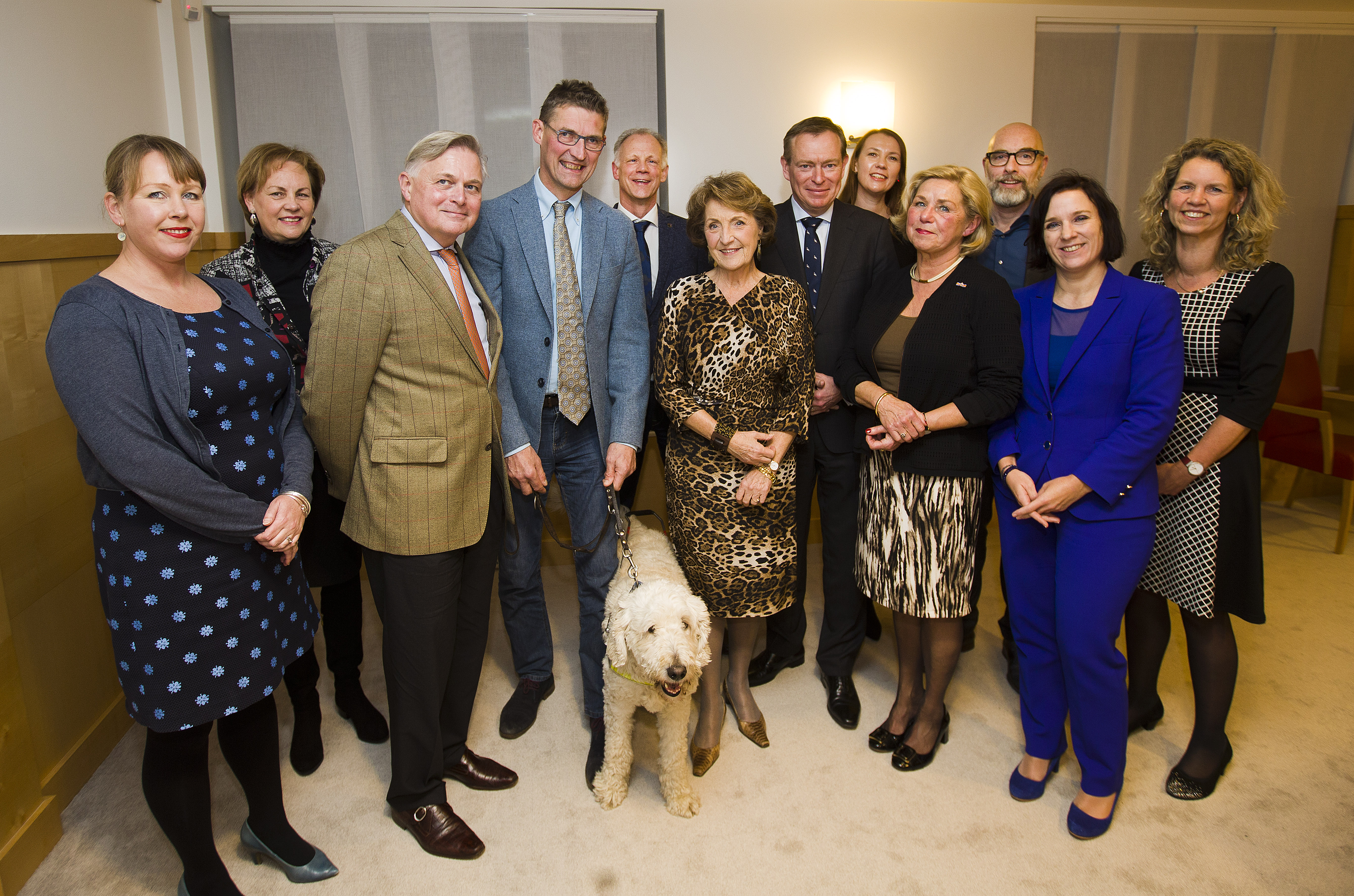 Gezelschap met minister Bruins en prinses Margriet.