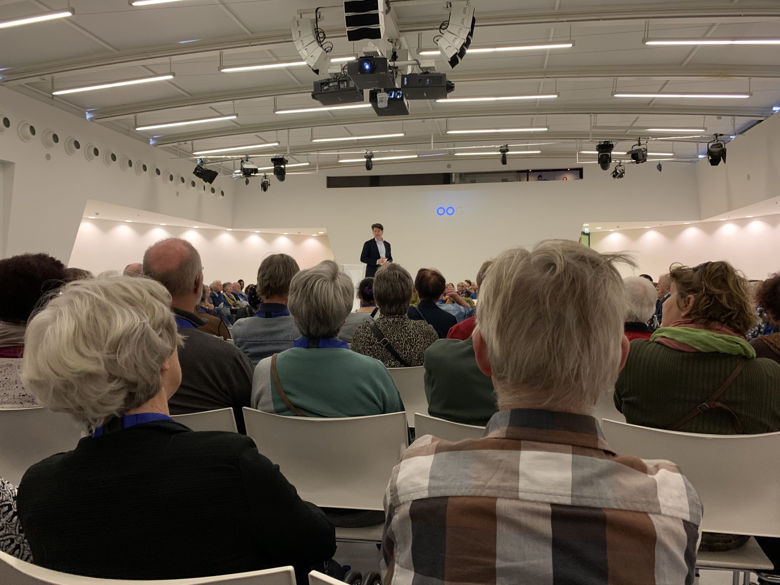 Volle zaal tijdens het Oogcongres