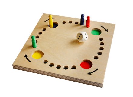 een houten spelbord met kegeltjes en een dobbelsteen gemaakt om op de tast te kunnen spelen